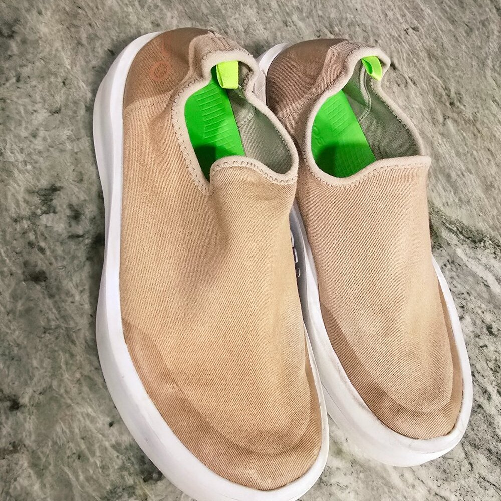 OOFOS OOmega eeZee Low Shoes, Size 8